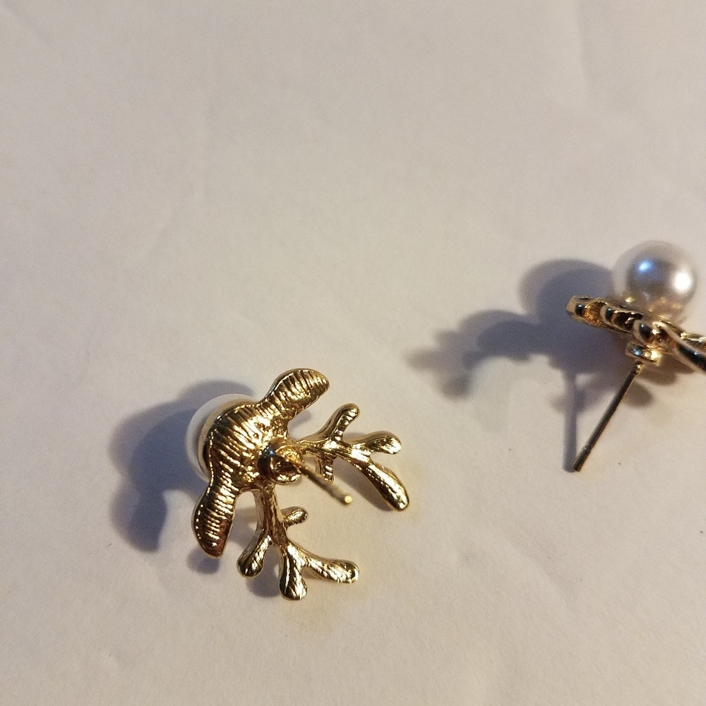 Reindeer Earrings Gold Tone with Faux Pearl - Picture 9 of 15